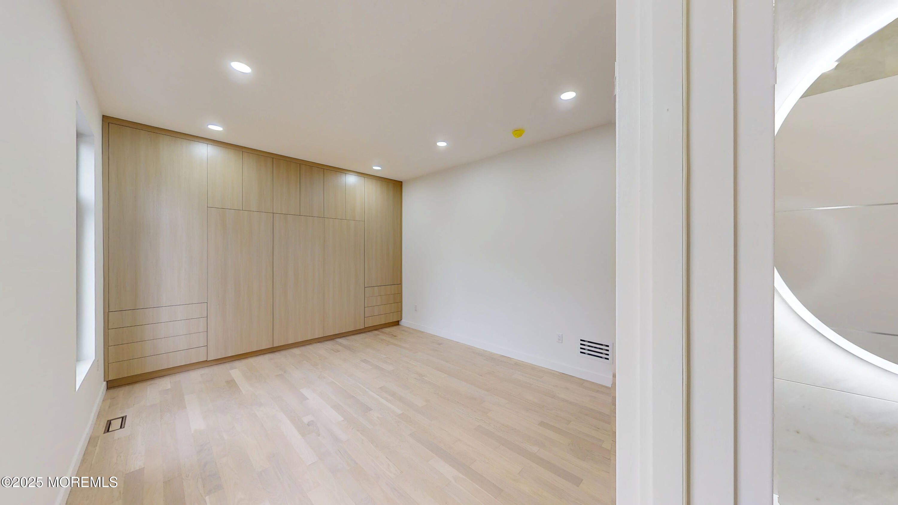 93 Buckley Road Marlboro, NJ 07746 - Photo 37 of 76 1st floor bedroom with full bath