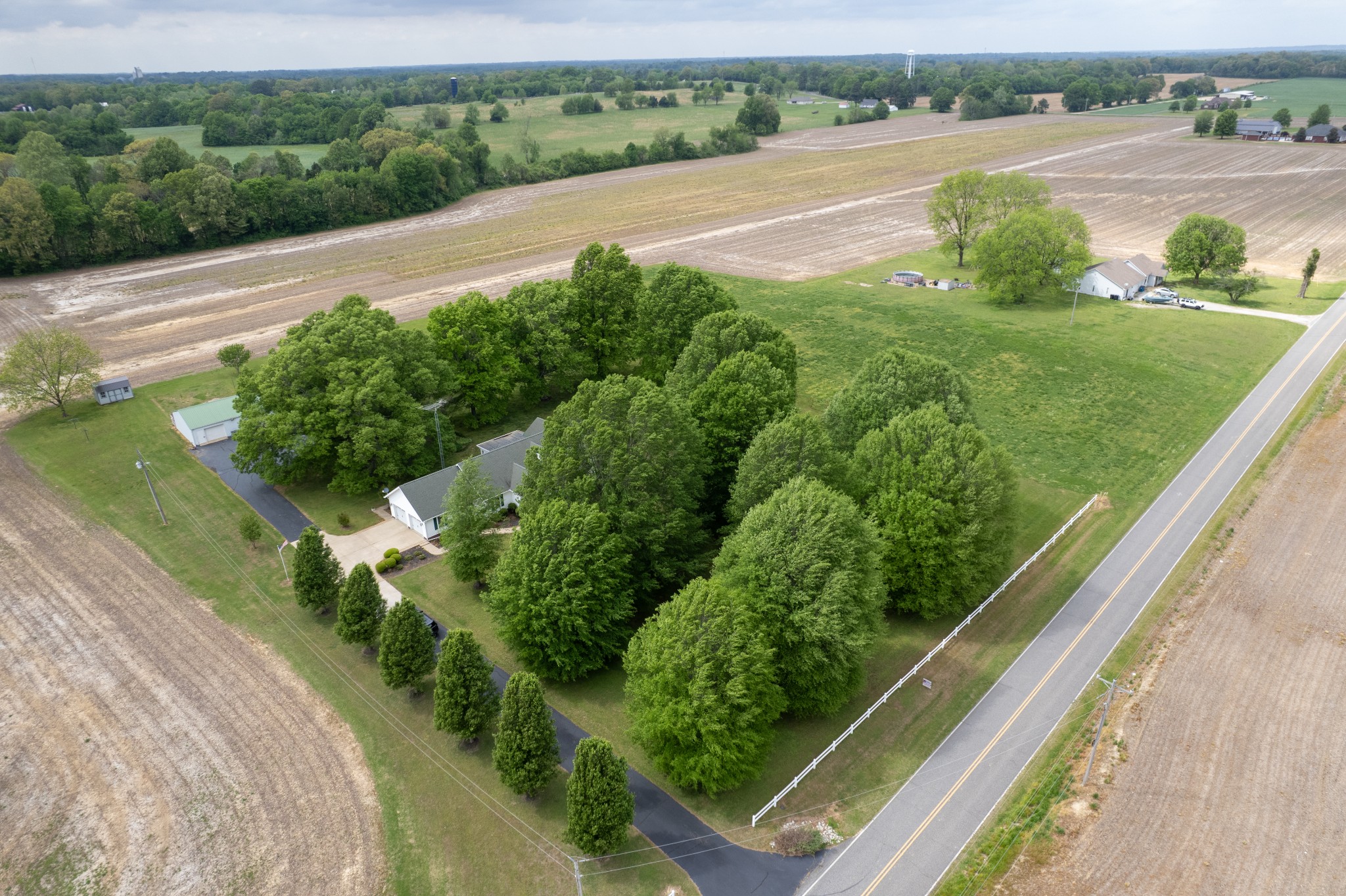 237 Luck Madden Road Trenton, TN 38382 - Photo 9 of 34