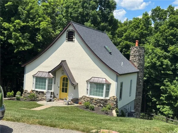 $2,400 | 343 Plummer Avenue, Pittsburgh, PA 15202