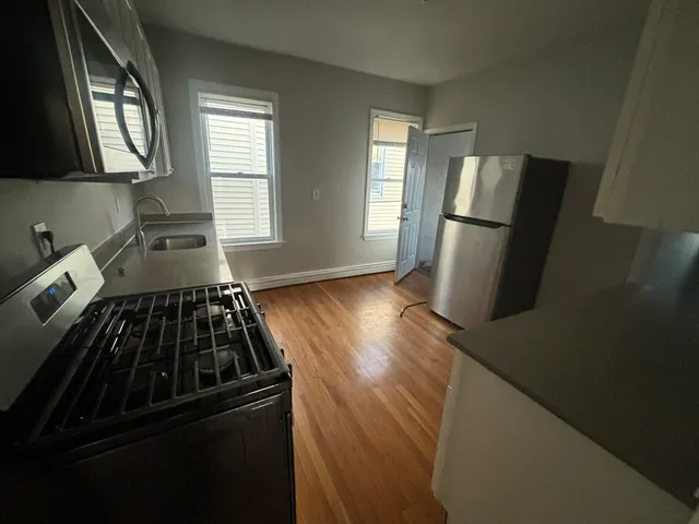 $3,750 | 139 Bowdoin Street, Unit 3, Boston, MA 02122