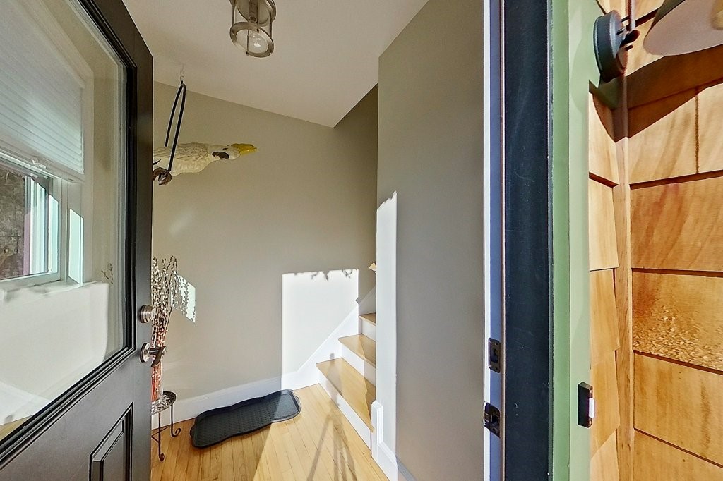 2 E Boulevard, Unit 2 Middletown, RI 02842 - Photo 3 of 33