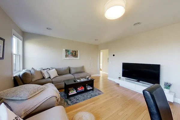 $3,350 | 2 E Boulevard, Unit 2, Middletown, RI 02842