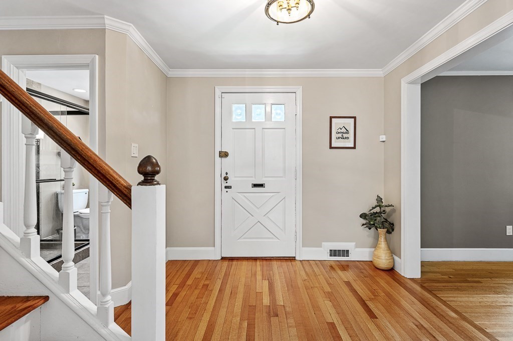 31 Otsego Road Worcester, MA 01609 - Photo 2 of 42 Gallery Image 2