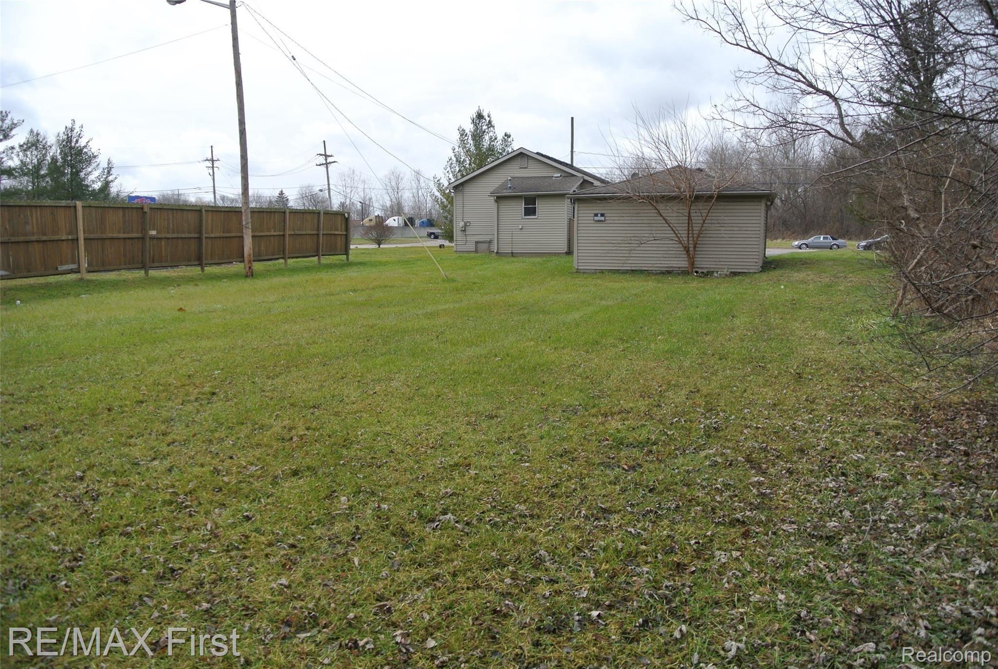 6955 Merriman Road Romulus, MI 48174 - Photo 3 of 23 DSC_1516.JPG