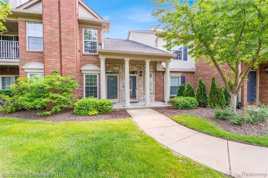 3581 Oakmonte Boulevard, Unit 60 Rochester, MI 48306 - Photo 2 of 48 Gallery Image 2