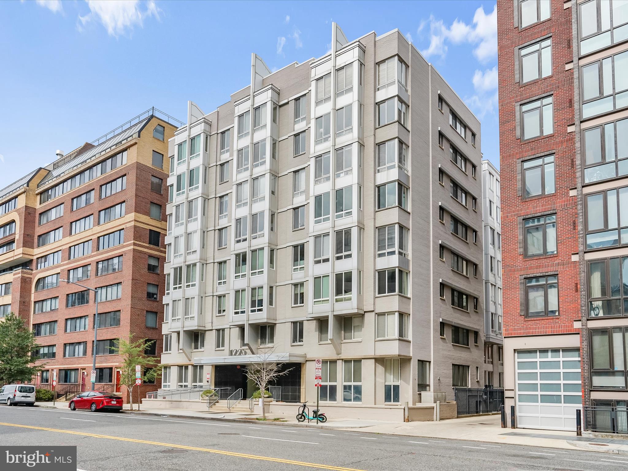 1225 13th Street Northwest, Unit 407 Washington, DC 20005 - Photo 2 of 18 13th001