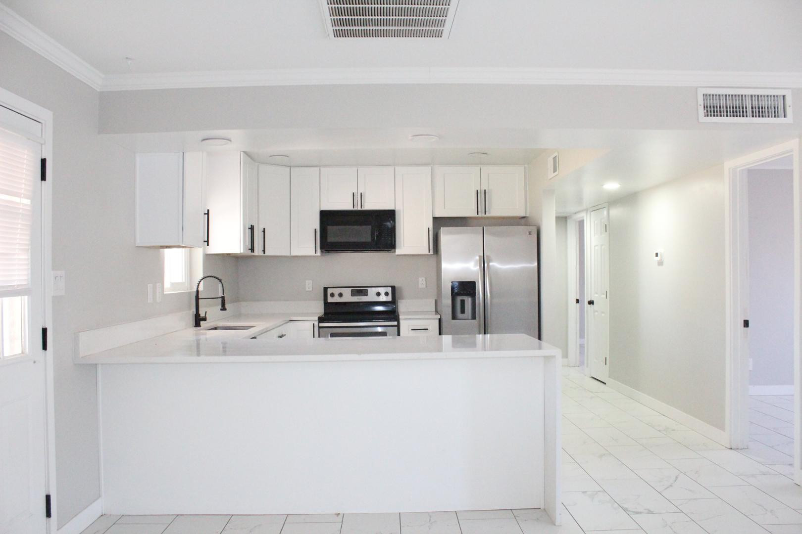 3932 West Griswold Road Phoenix, AZ 85051 - Photo 5 of 20