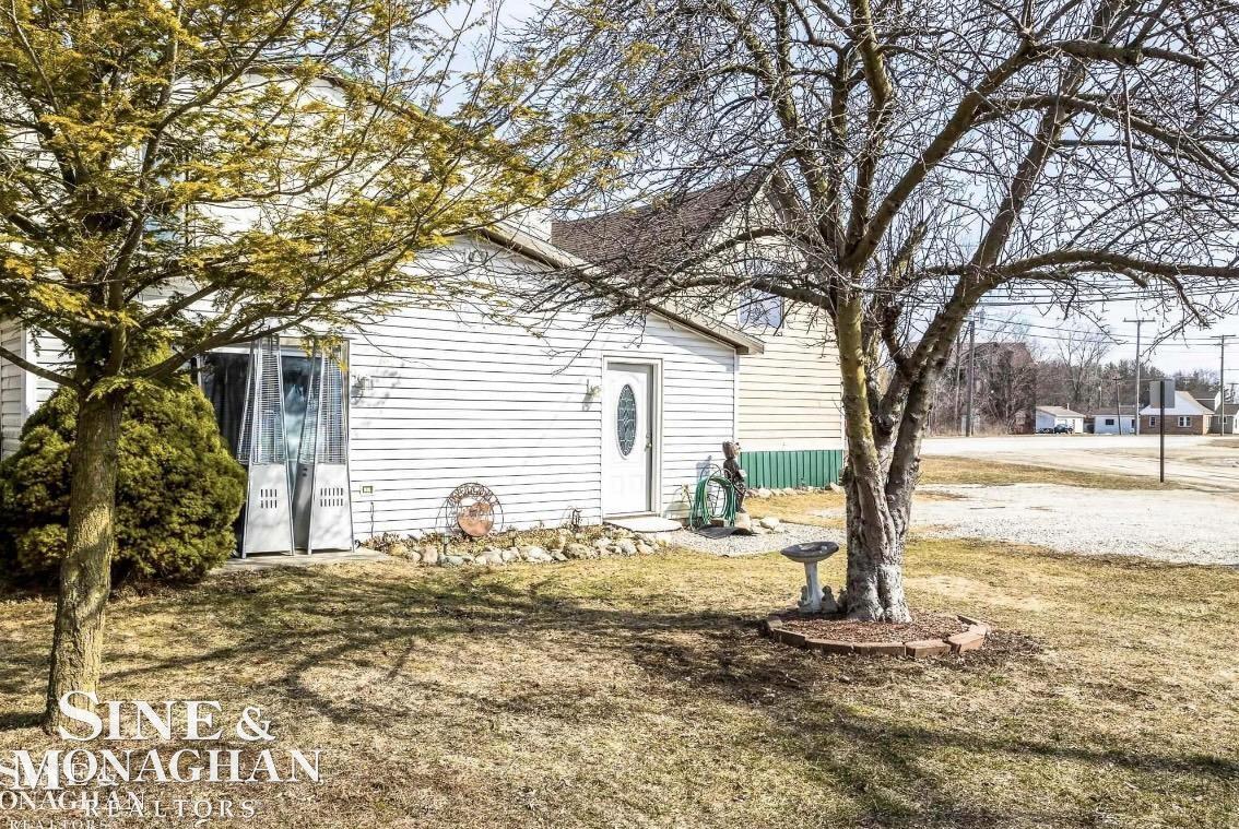 8871 Avoca Road Avoca, MI 48006 - Photo 27 of 28 50115088-27.JPG