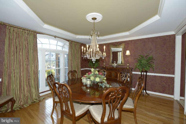 2502 Sapling Ridge Lane Brookeville, MD 20833 - Photo 3 of 30 Dining Room