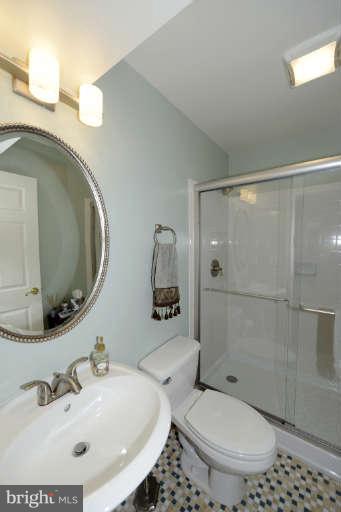 2502 Sapling Ridge Lane Brookeville, MD 20833 - Photo 26 of 30 Full Bath