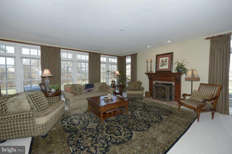2502 Sapling Ridge Lane Brookeville, MD 20833 - Photo 6 of 30 Family Room