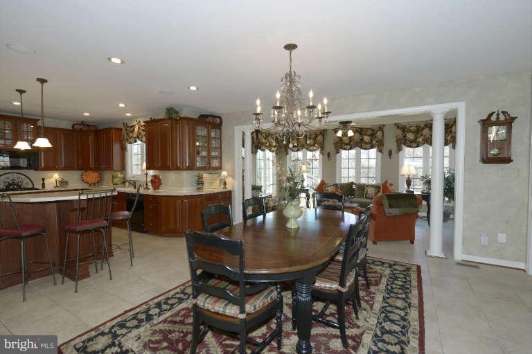2502 Sapling Ridge Lane Brookeville, MD 20833 - Photo 7 of 30 Kitchen