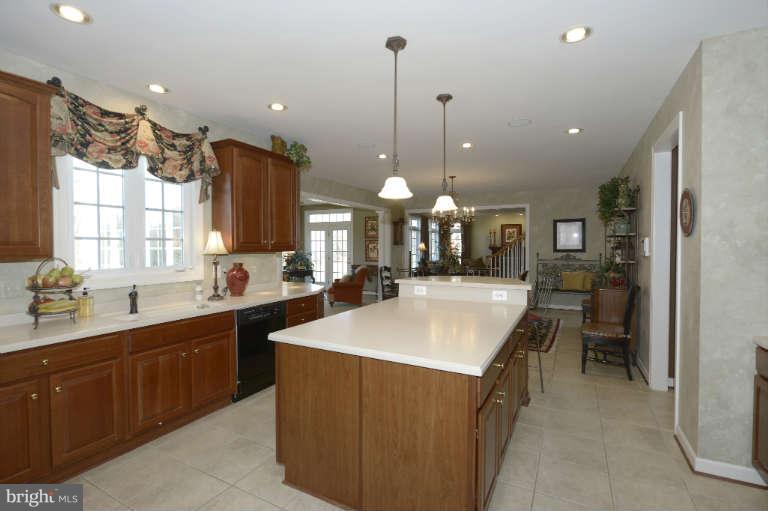 2502 Sapling Ridge Lane Brookeville, MD 20833 - Photo 9 of 30 Kitchen