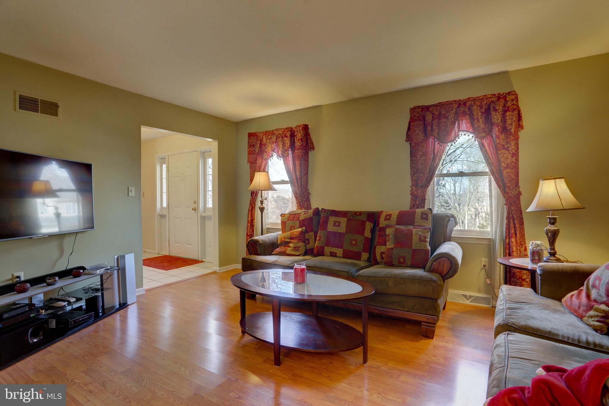 1820 Brubaker Run Road Lancaster, PA 17603 - Photo 15 of 42 Living Room