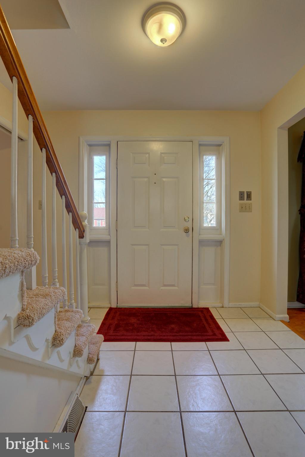 1820 Brubaker Run Road Lancaster, PA 17603 - Photo 9 of 42 Foyer