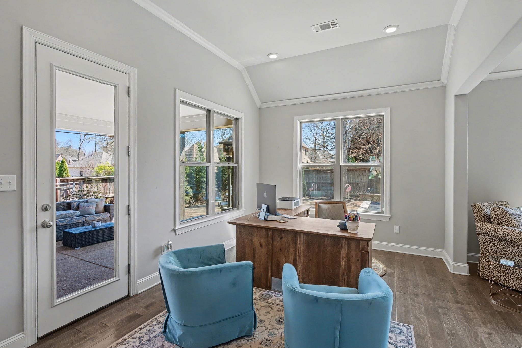 477 Fallen Timbers Cove Collierville, TN 38017 - Photo 15 of 40 a living room with furniture and a window