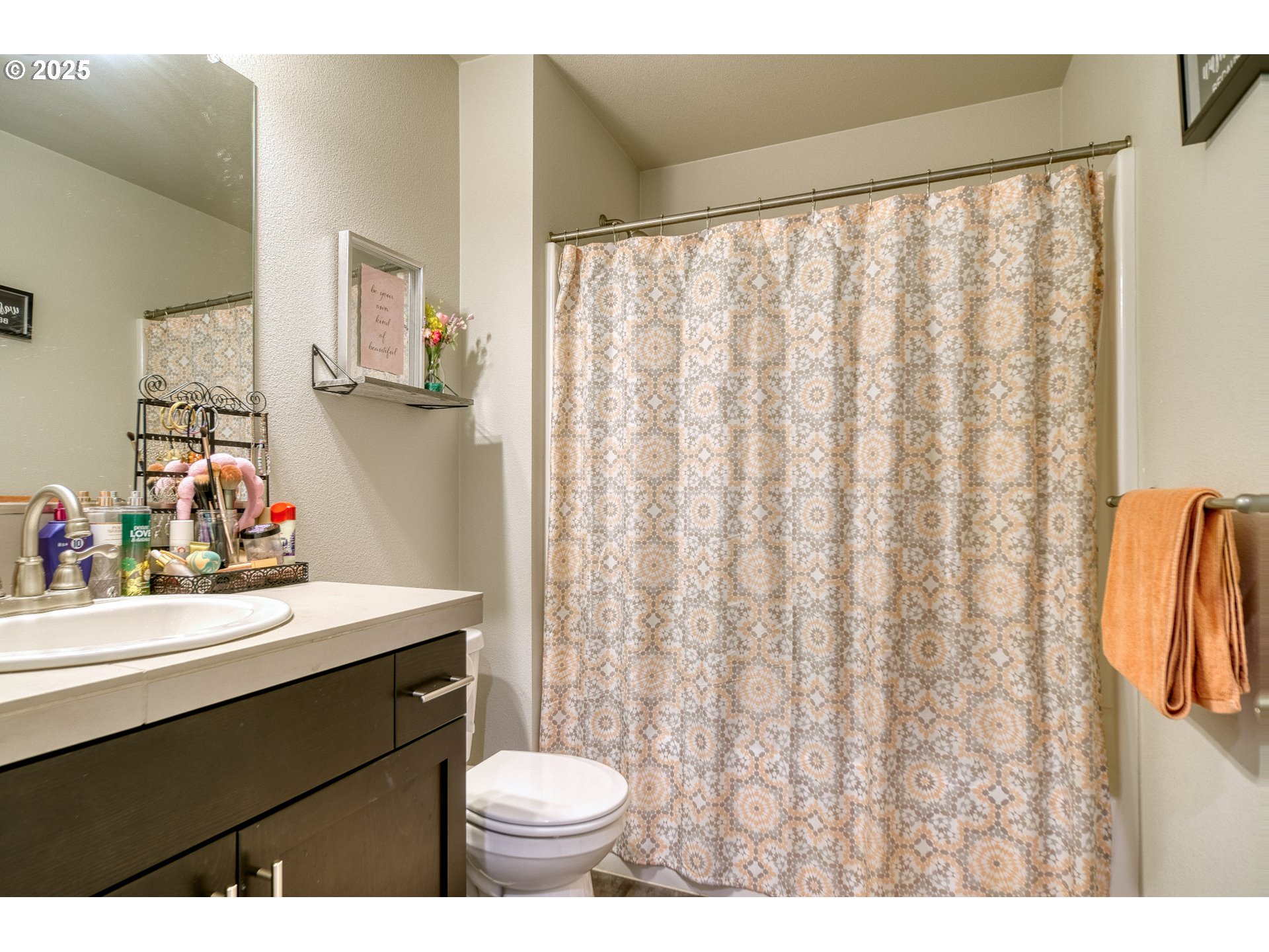 175 Kindre Street St. Helens, OR 97051 - Photo 16 of 22 a bathroom with a sink toilet and a mirror