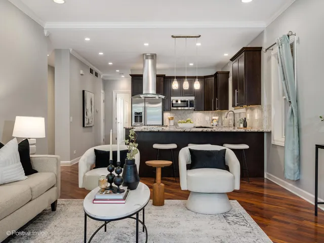 $749,150 | 2851 North Ashland Avenue, Unit 1S, Chicago, IL 60657