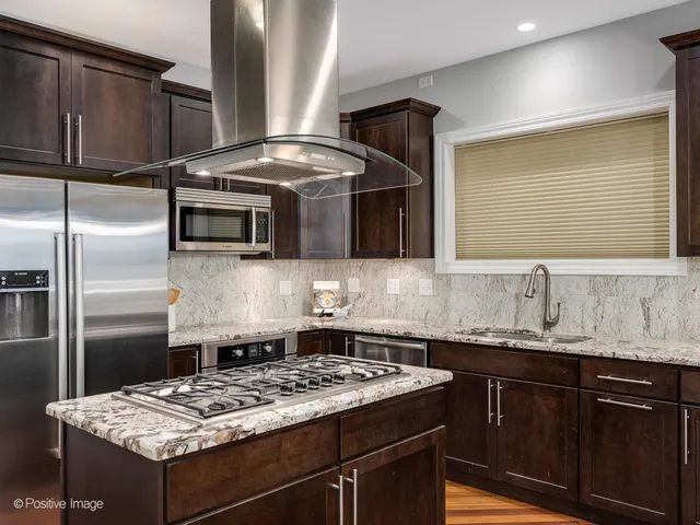 $749,150 | 2851 North Ashland Avenue, Unit 1S, Chicago, IL 60657