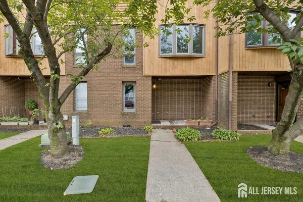 $1,800 | 92 Paul Robeson Boulevard, New Brunswick, NJ 08901