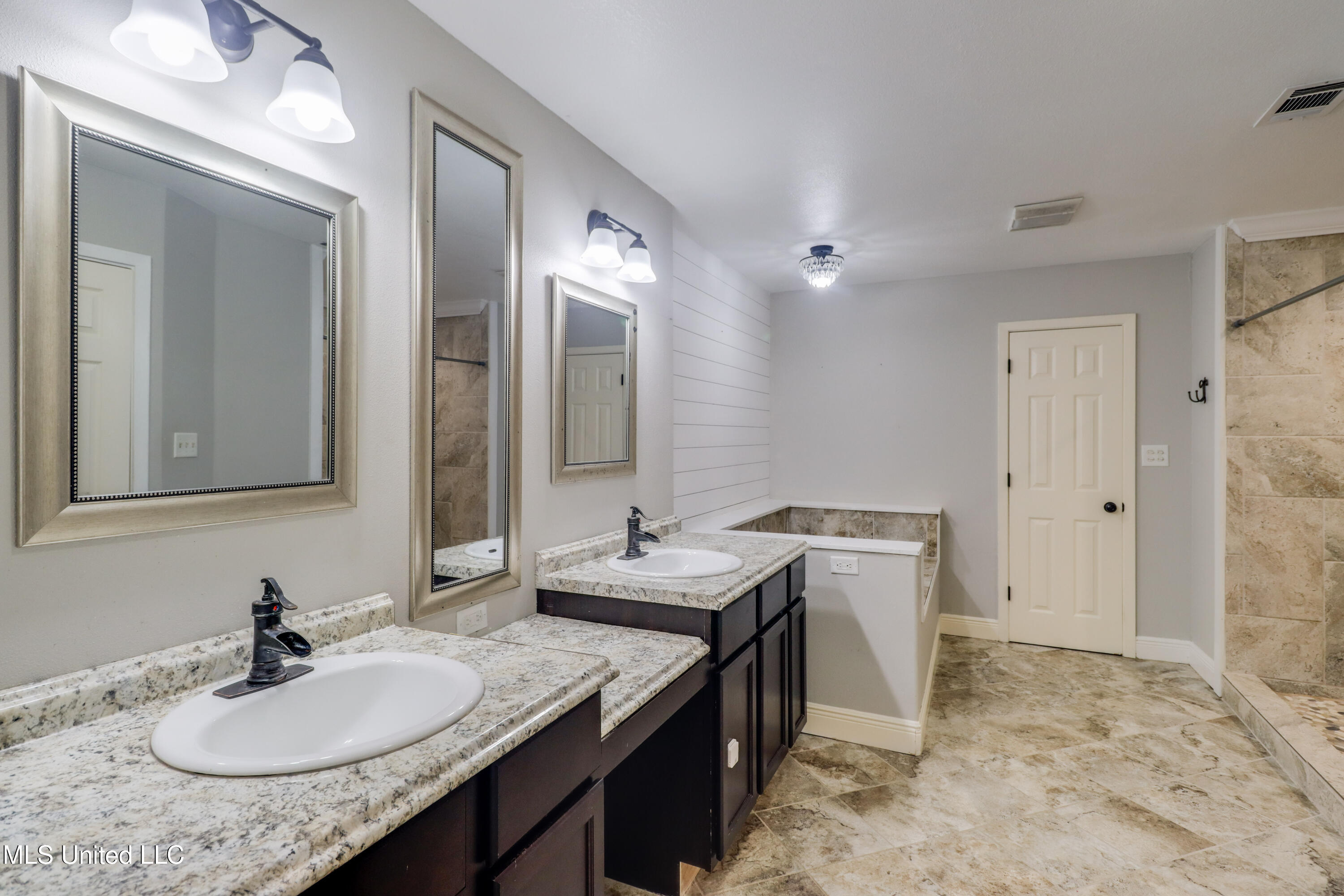 4432 Lily Patch Lane Moss Point, MS 39562 - Photo 17 of 30 IMG_9835-Edit