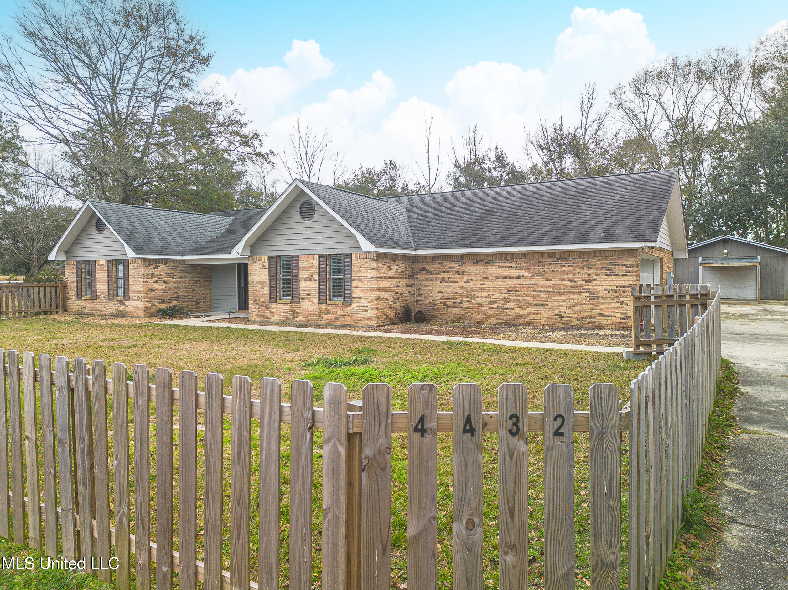 4432 Lily Patch Lane Moss Point, MS 39562 - Photo 2 of 30 23-4