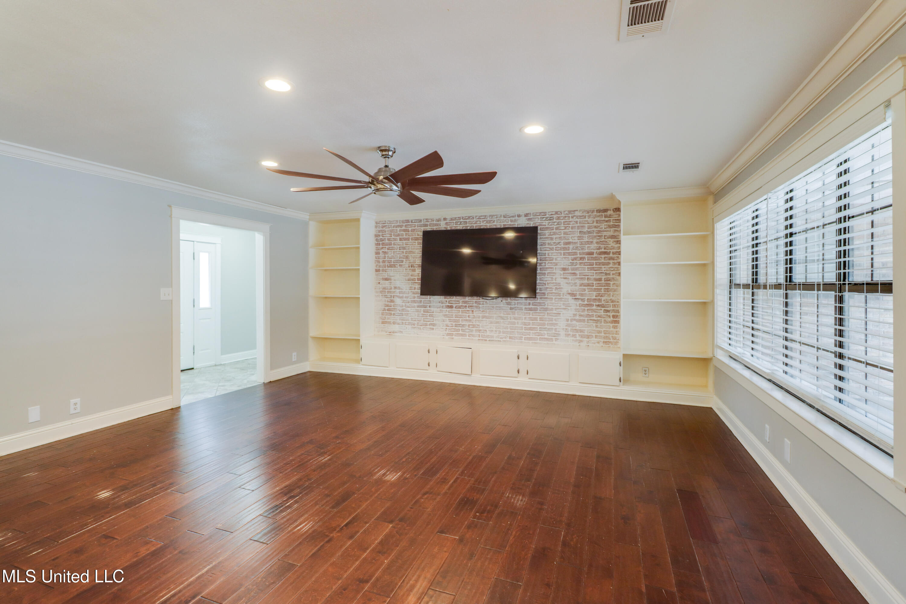 4432 Lily Patch Lane Moss Point, MS 39562 - Photo 5 of 30 IMG_9811-Edit