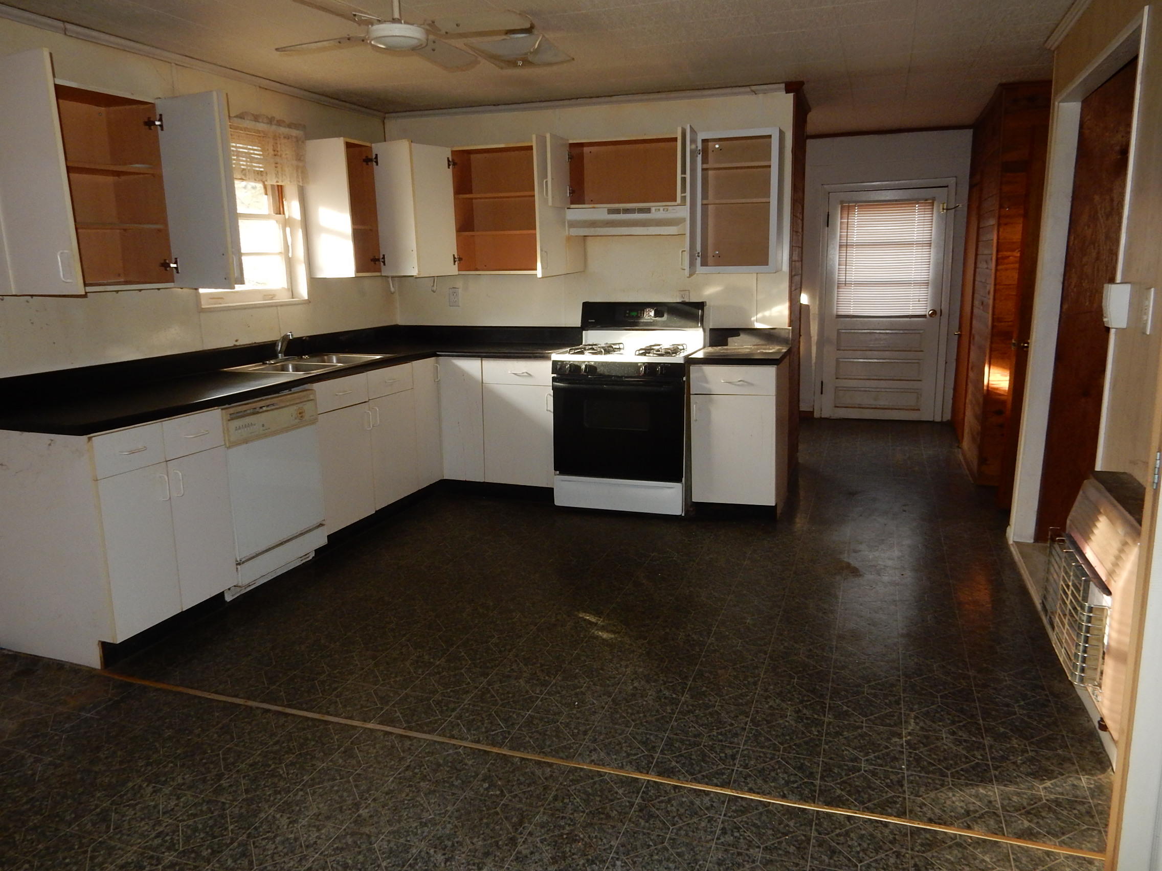 8674 Highway 157 Rising Fawn, GA 30738 - Photo 4 of 13 DSCN7155