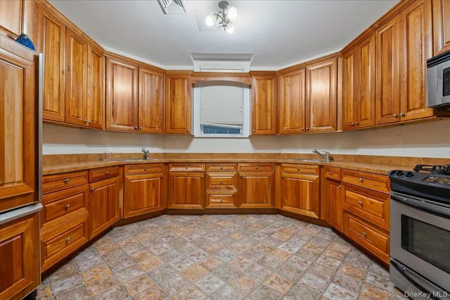 a view of a room with shelves