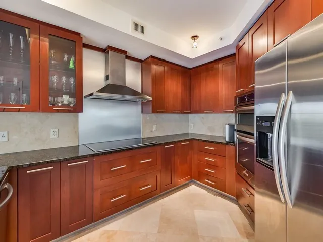 $650,000 | 2409 North Ocean Boulevard, Unit 427, Fort Lauderdale, FL 33305