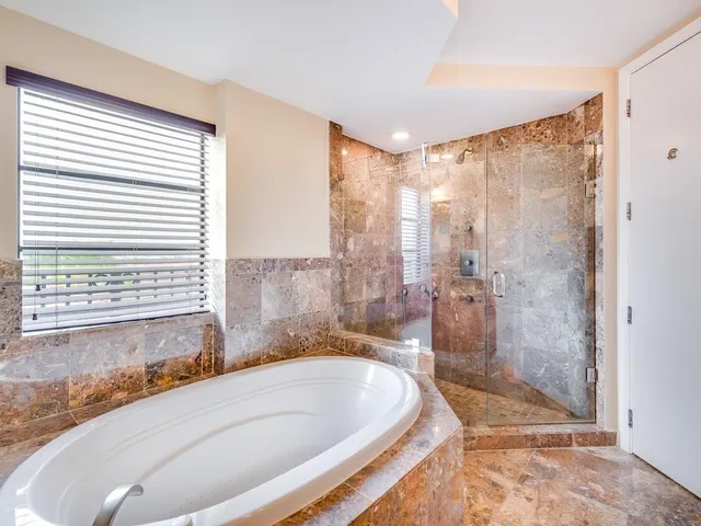 $650,000 | 2409 North Ocean Boulevard, Unit 427, Fort Lauderdale, FL 33305