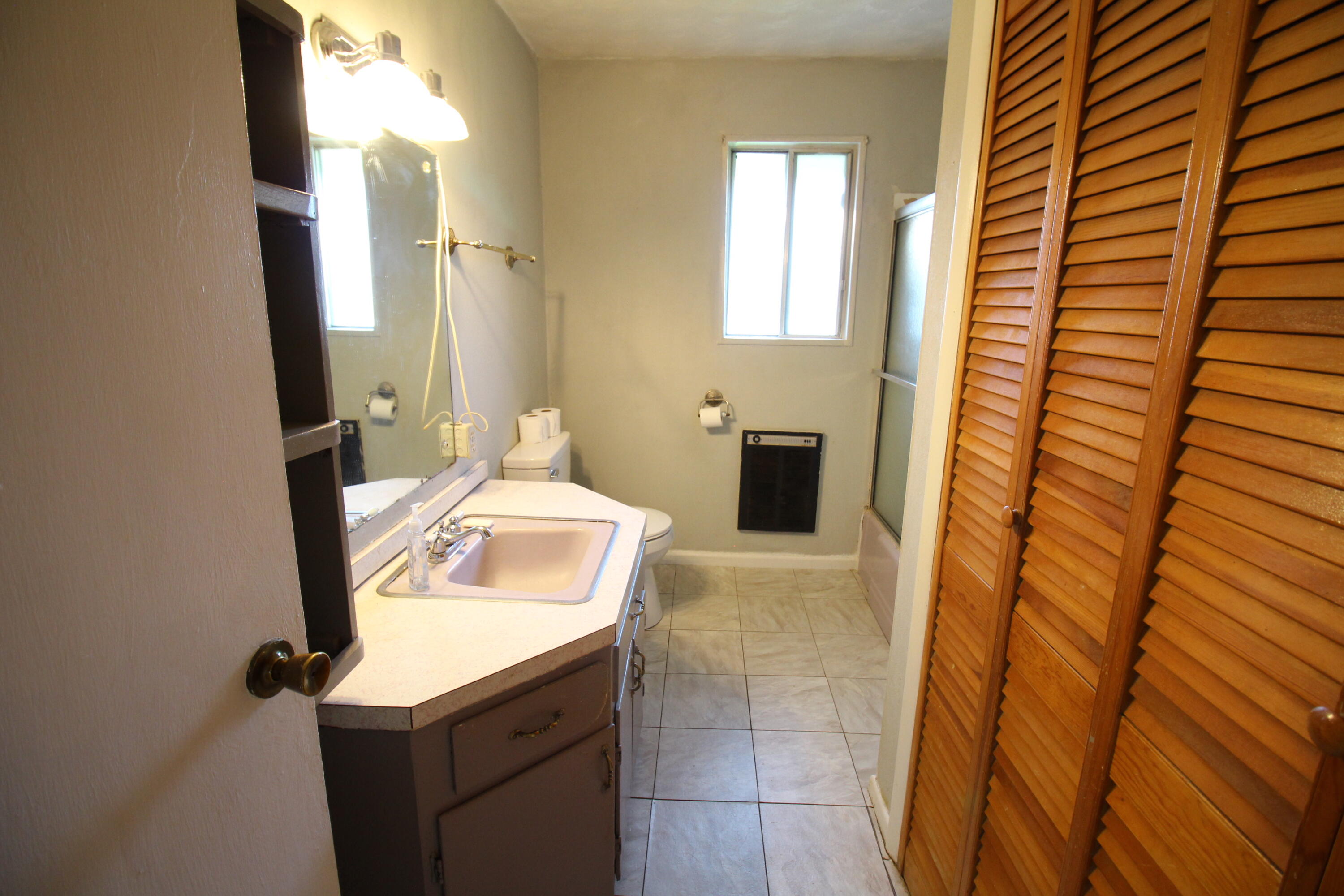 285 Compton Road Jeffersonville, KY 40337 - Photo 25 of 41 Bathroom