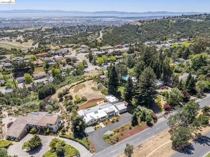 $4,125,000 | 14001 Skyline Boulevard, Oakland, CA 94619