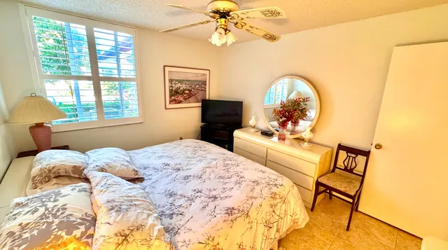 $299,000 | 106 Half Moon Circle, Unit B1, Hypoluxo, FL 33462