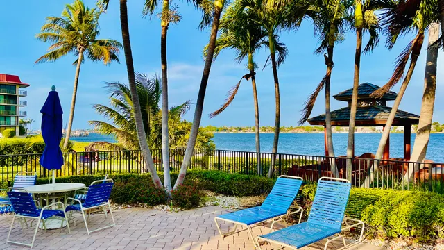 $299,000 | 106 Half Moon Circle, Unit B1, Hypoluxo, FL 33462