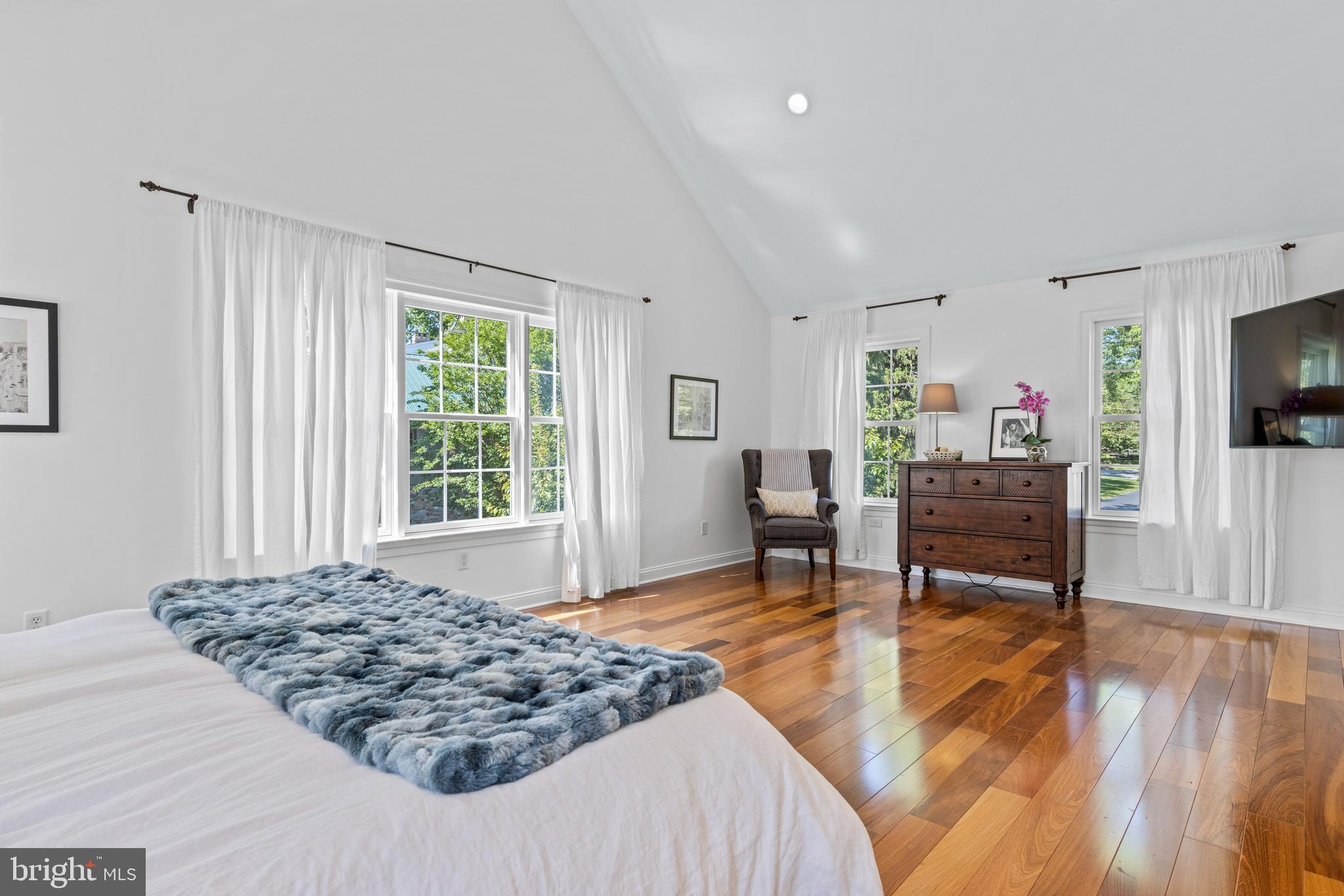 166 Grubb Road Malvern, PA 19355 - Photo 26 of 51 Soaring ceilings