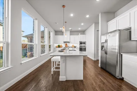 $599,900 | 911 Park Vista Drive, Justin, TX 76247