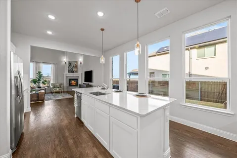 $599,900 | 911 Park Vista Drive, Justin, TX 76247