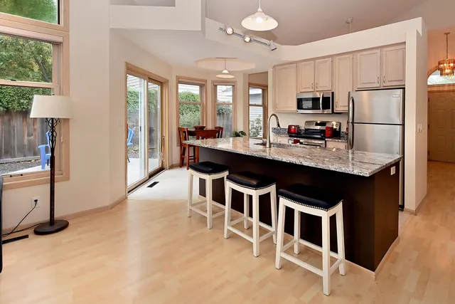 $386,600 | 15800 16th Avenue North, Plymouth, MN 55447