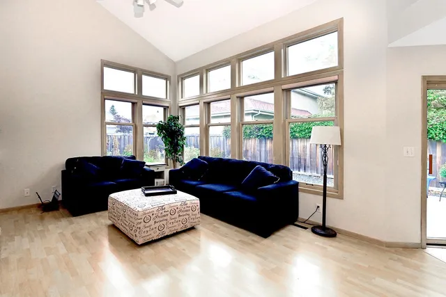 $386,600 | 15800 16th Avenue North, Plymouth, MN 55447