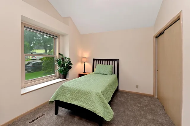 $386,600 | 15800 16th Avenue North, Plymouth, MN 55447