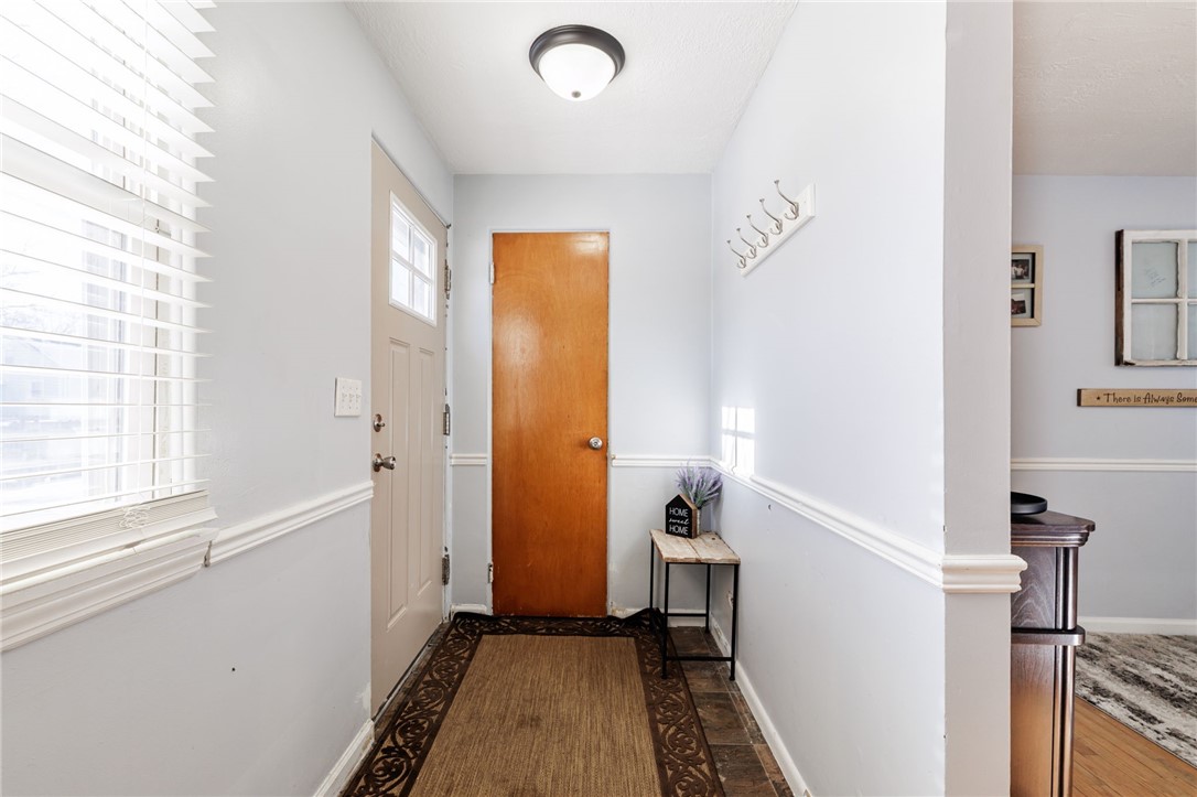 300 Mosley Road Greece, NY 14616 - Photo 5 of 18