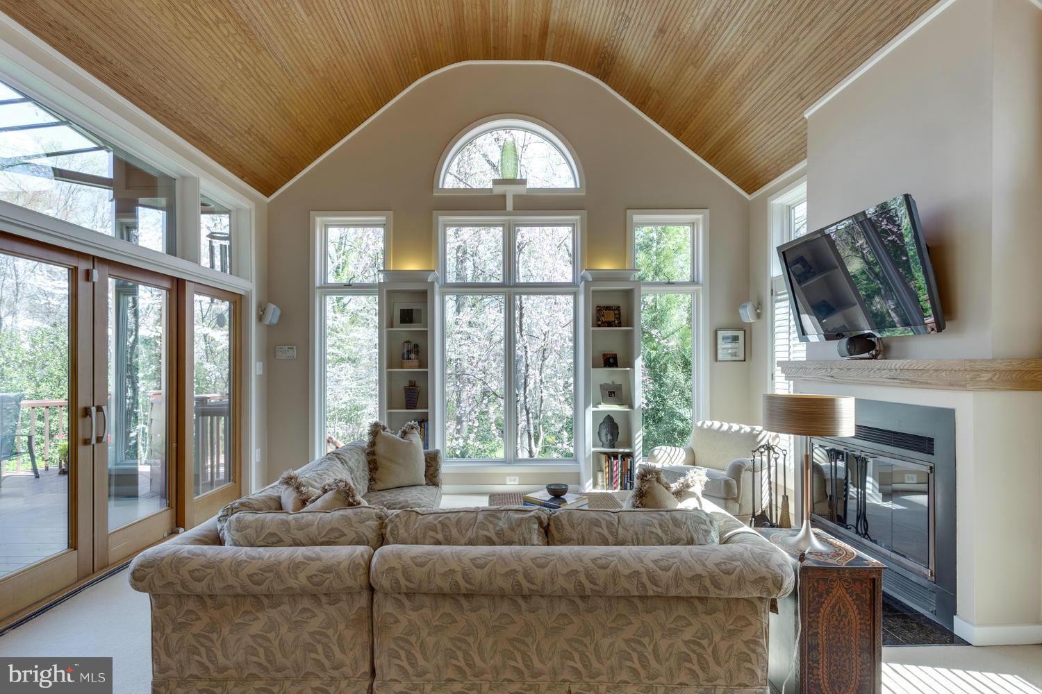7914 Old Falls Road McLean, VA 22102 - Photo 12 of 30 Family Room