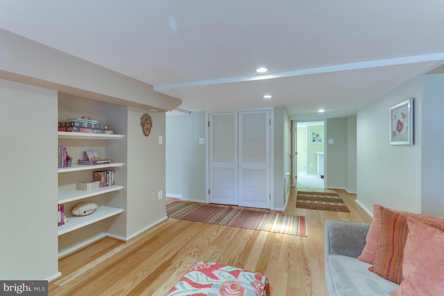 7914 Old Falls Road McLean, VA 22102 - Photo 22 of 30 Family Room