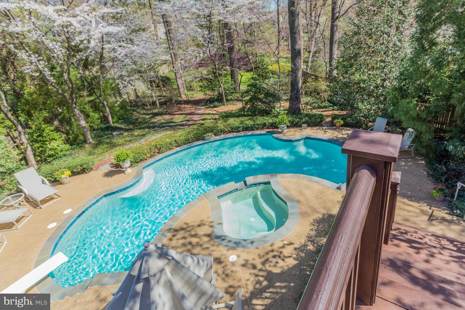 7914 Old Falls Road McLean, VA 22102 - Photo 25 of 30 Exterior (Rear)