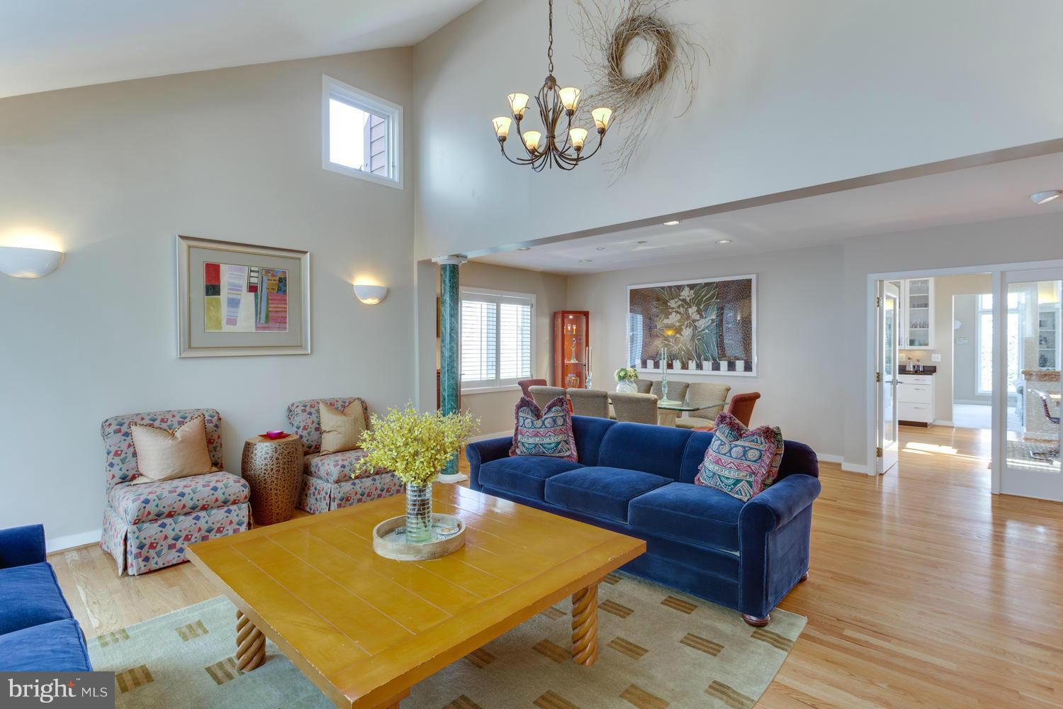 7914 Old Falls Road McLean, VA 22102 - Photo 5 of 30 Living Room