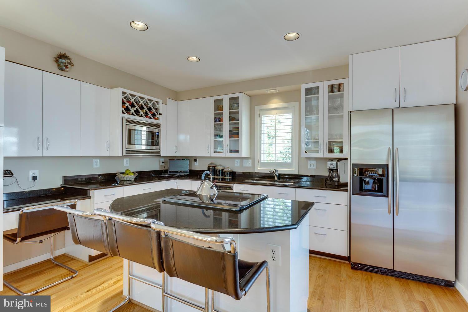 7914 Old Falls Road McLean, VA 22102 - Photo 8 of 30 Kitchen