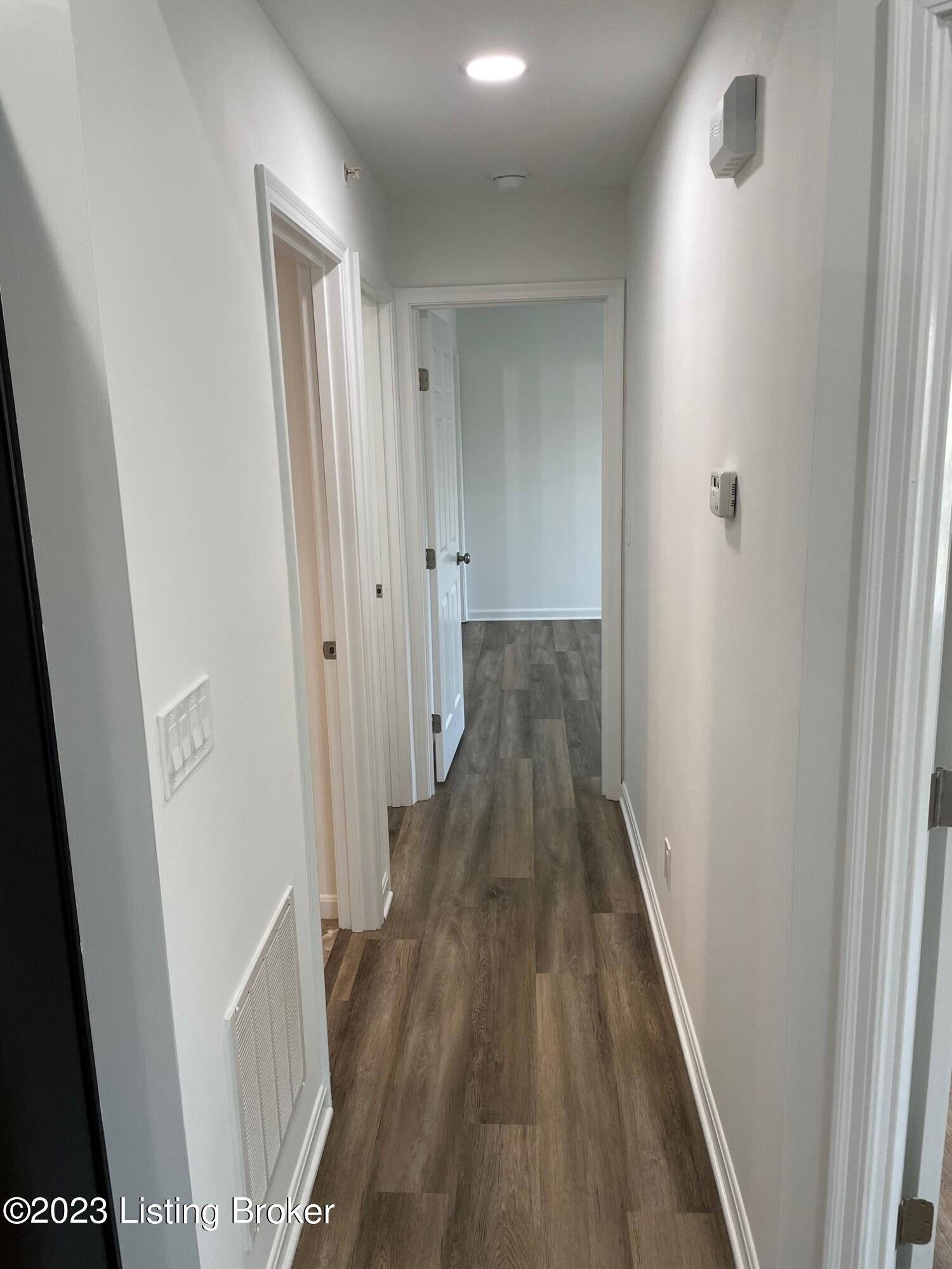 6009 Boulder View Cold Spring, KY 41076 - Photo 9 of 19 Hallway