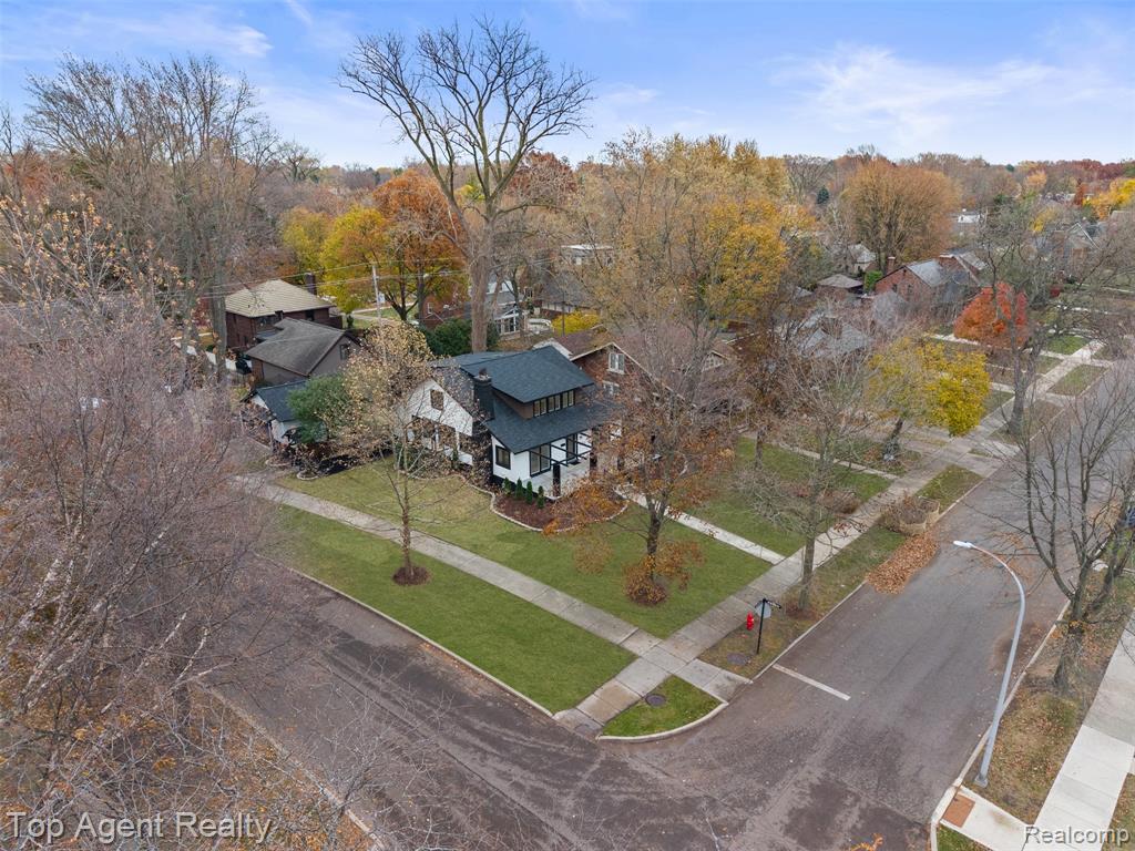 784 Barrington Road Grosse Pointe, MI 48230 - Photo 49 of 55