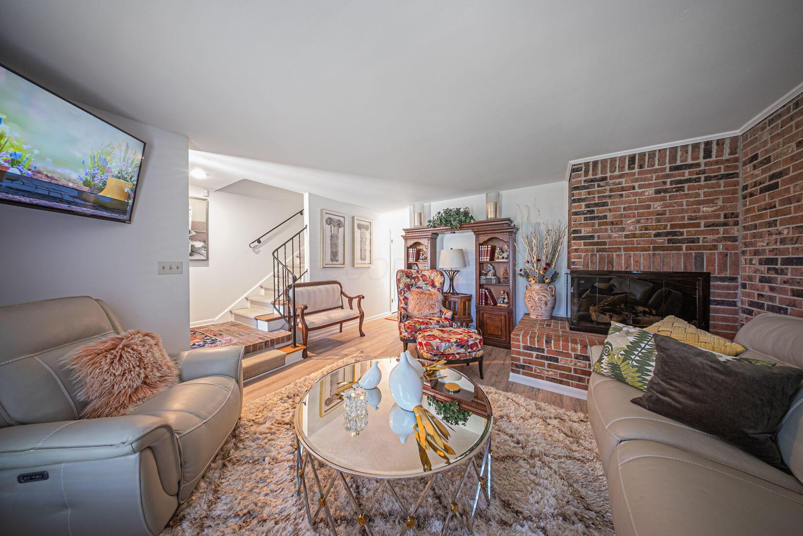 3600 Reed Road, Unit 16 Columbus, OH 43220 - Photo 6 of 45 8-web-or-mls-Maria Milligan - 3600 Reed